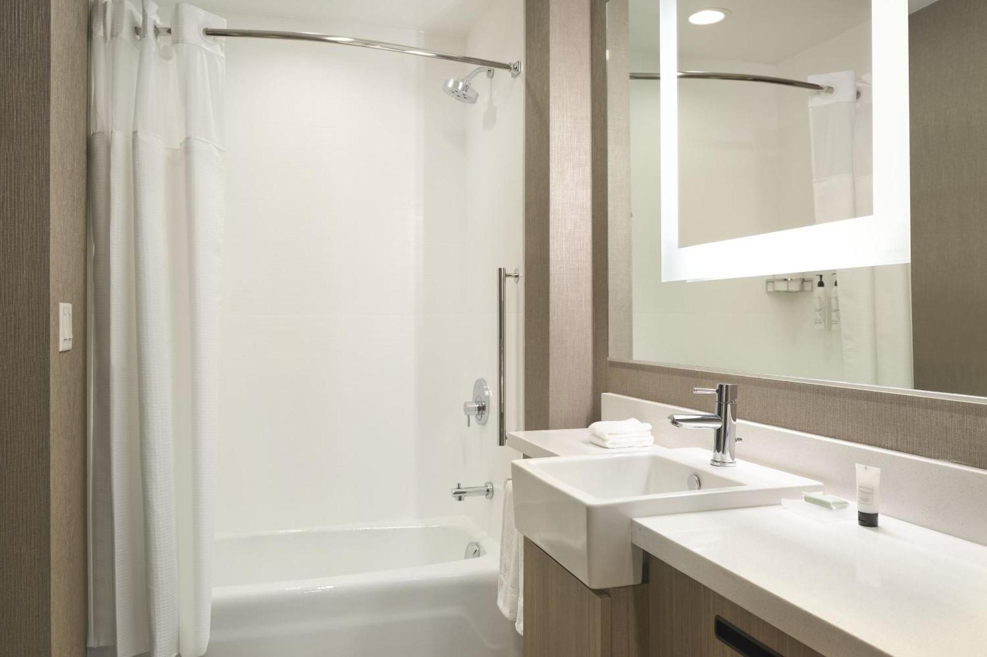 Springhill Suites By Marriott Las Vegas Airport Exterior photo